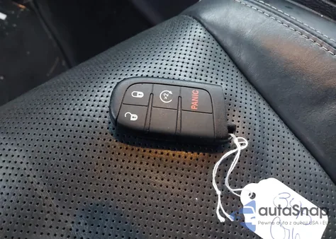 2014 Jeep Grand Cherokee Overland z USA, uszkodzony, nr VIN 1C4RJECTXEC330841